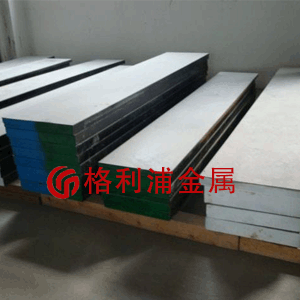 坐了一会起身説道 我先去洗澡了。